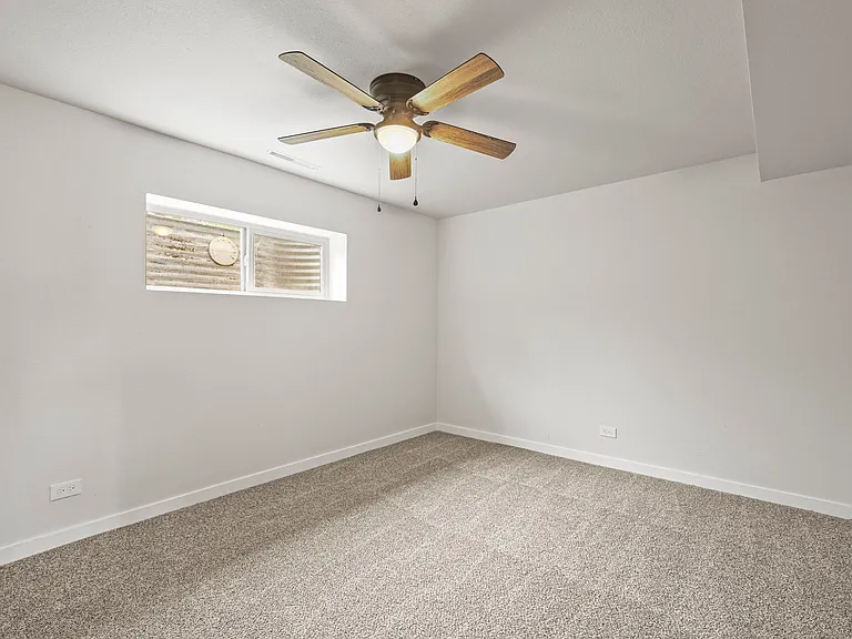 3018 Roche Dr N — Photo 20