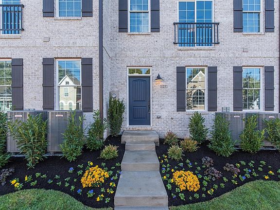 2nd image of 516 Maryland Ave #121