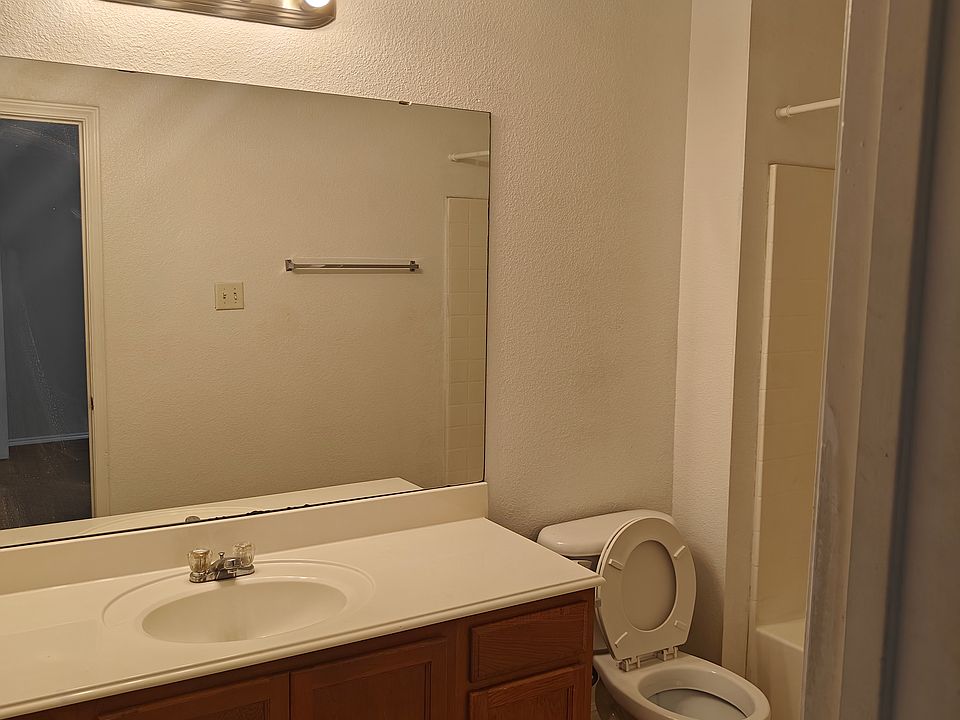 1st image of 2305 Aldergate Dr