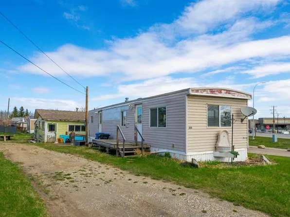 804 W Center St, Trochu, AB T0M 2C0