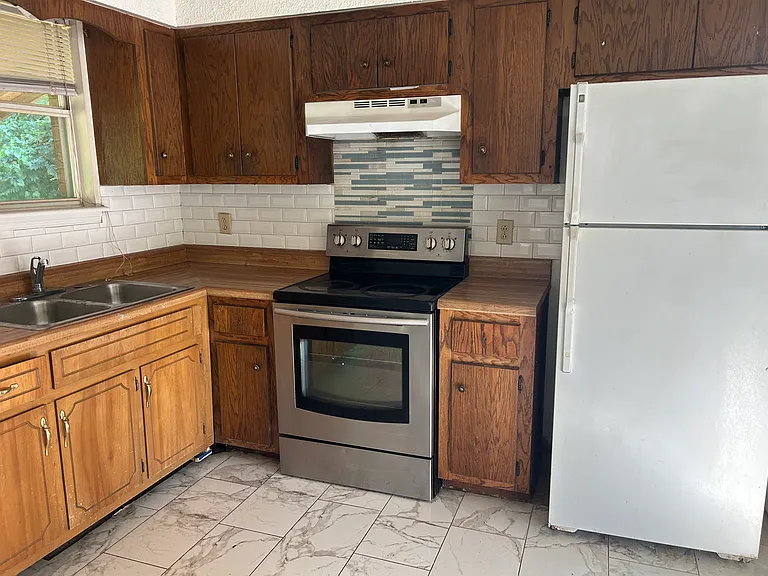 302 Cedarcreek Dr #302 — Photo 3