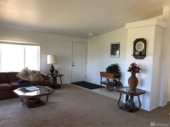 3rd image of 723 Marine Dr