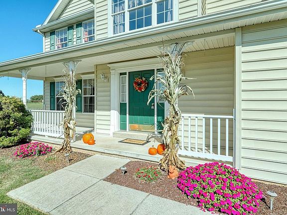 3rd image of 63 Eastwood Dr