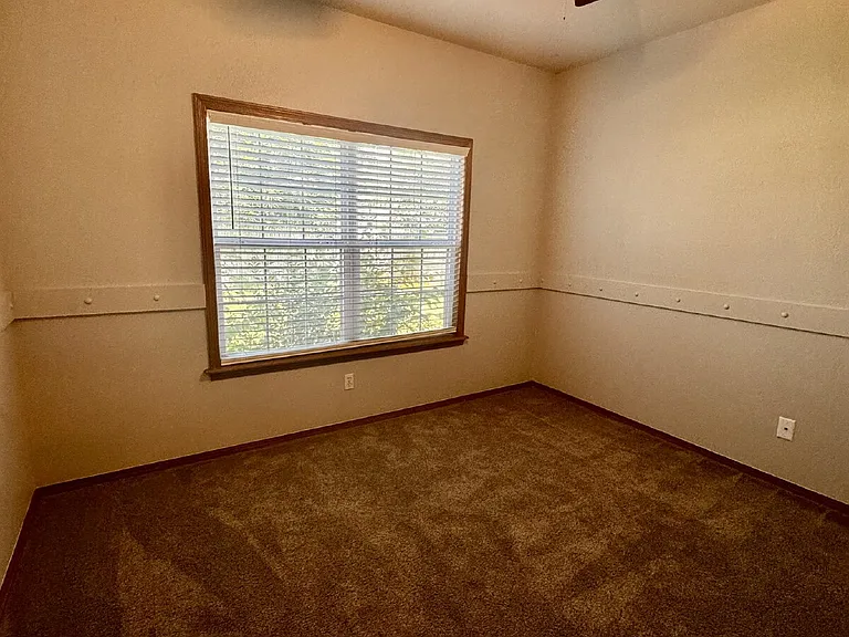 3802 Maple Rd — Photo 26