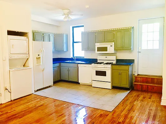 Rented by Remax Real Estate Professionals | media 20