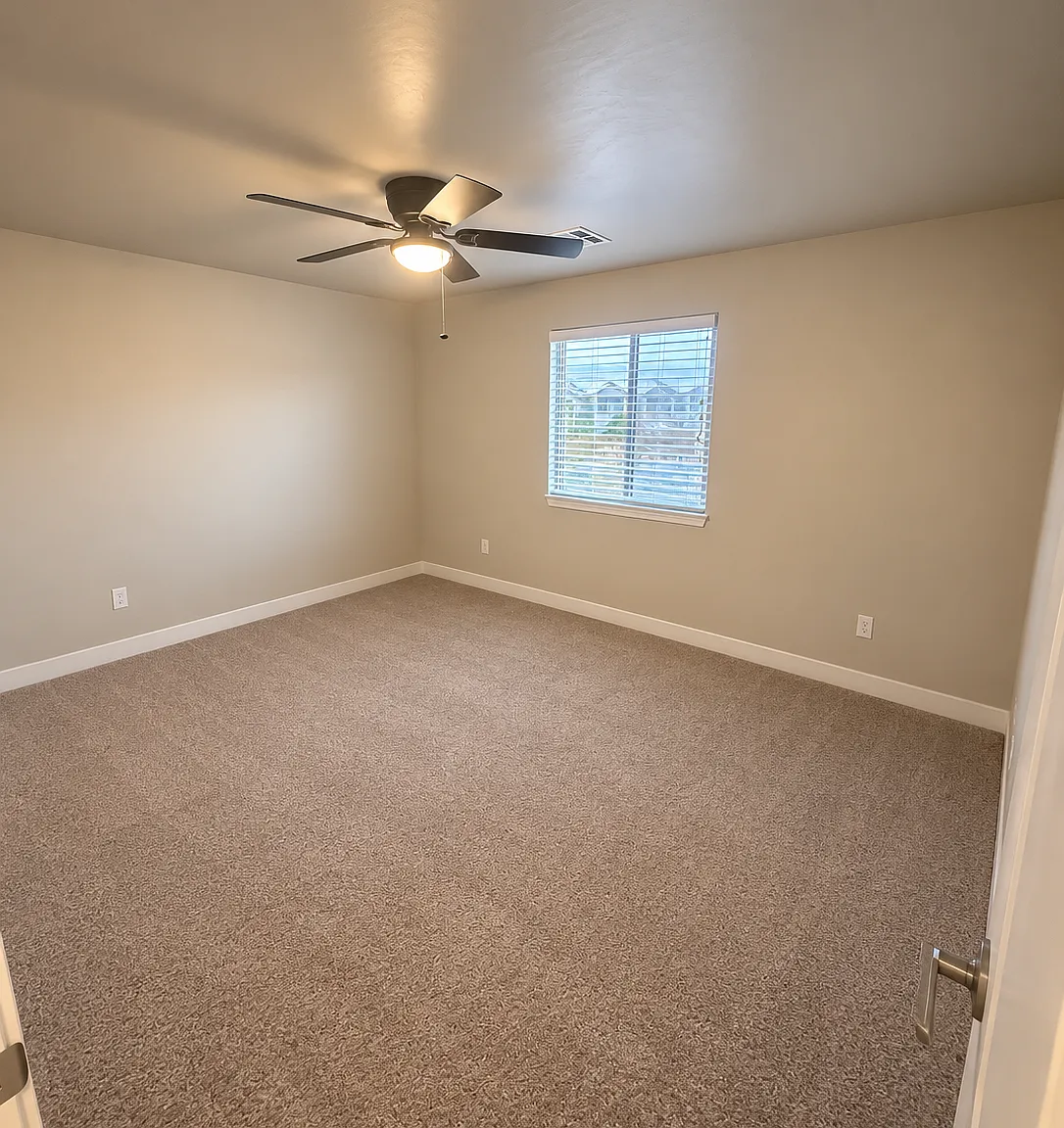 3 bed, 2.5 bath, 1767 sqft, $2,100 — Photo 4