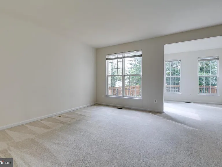 13129 Park Crescent Cir — Photo 16