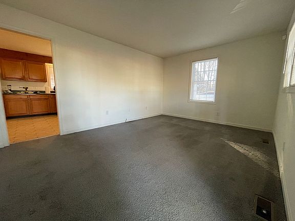 2nd image of 15727 Allen Dr