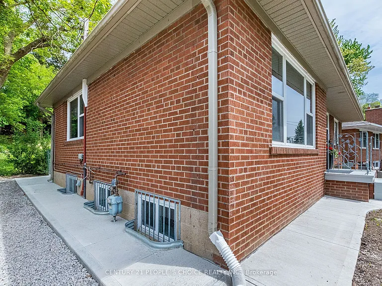 39 Meadowland Dr — Photo 31
