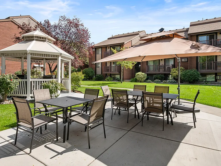 Garden Apartments — Photo 20