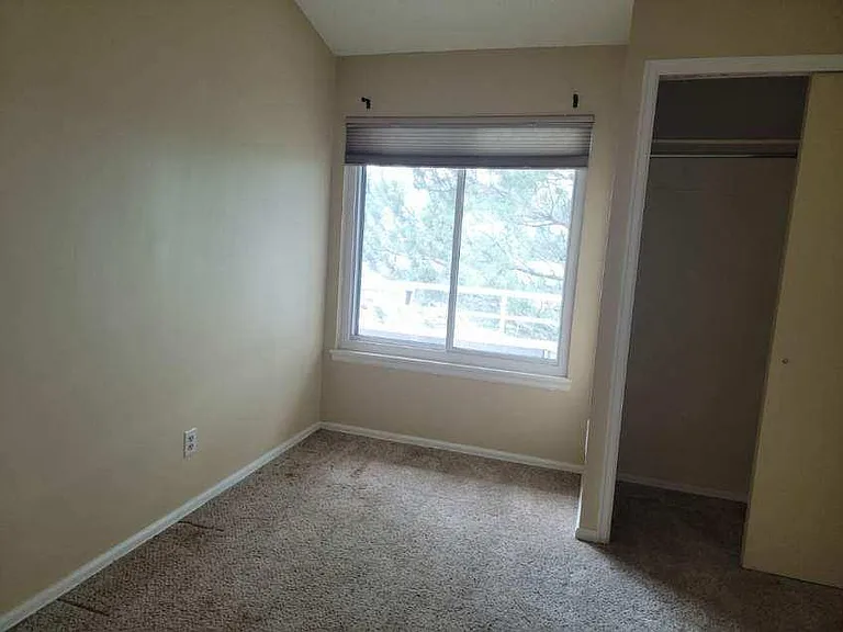 1074 Acapulco Ct — Photo 12