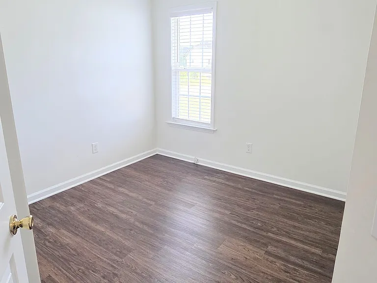 105 Wimbledon Ct — Photo 11