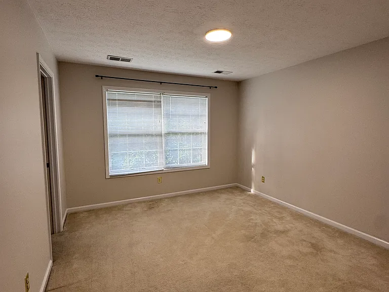 252 Masterson Station Dr — Photo 23