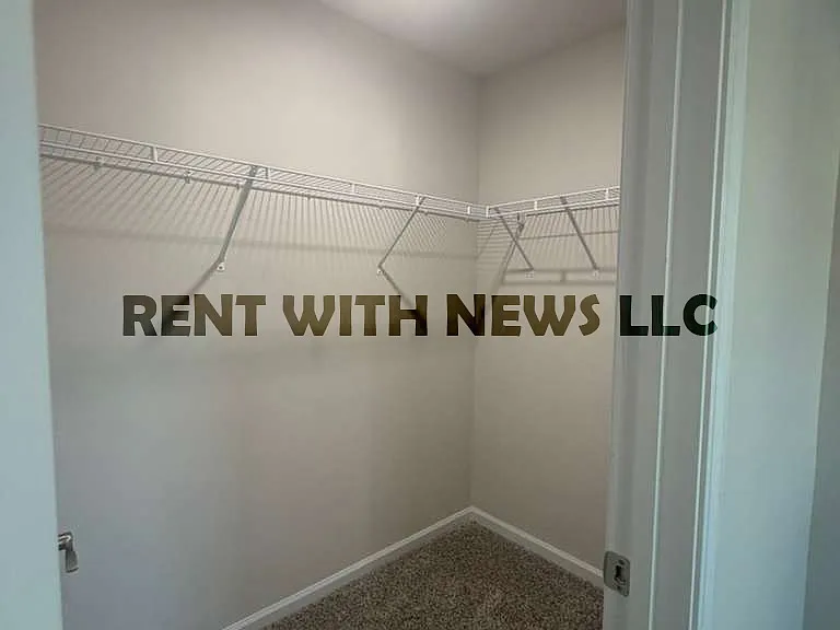 713 Riguard Way — Photo 30