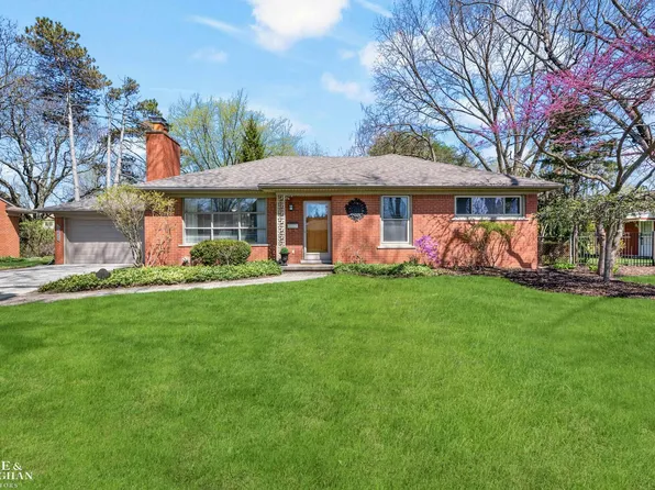 21615 Alexander St, Saint Clair Shores, MI 48081