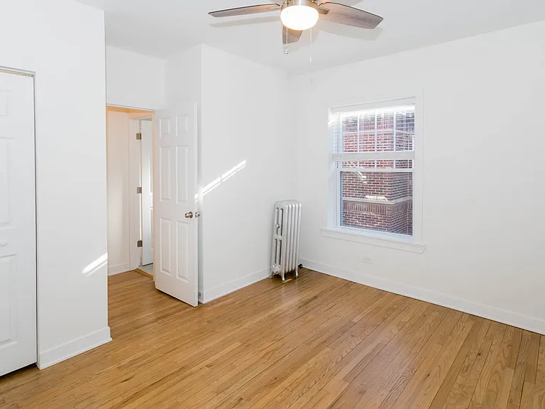5208-14 N. Damen / 2000-10 W. Foster — Photo 38