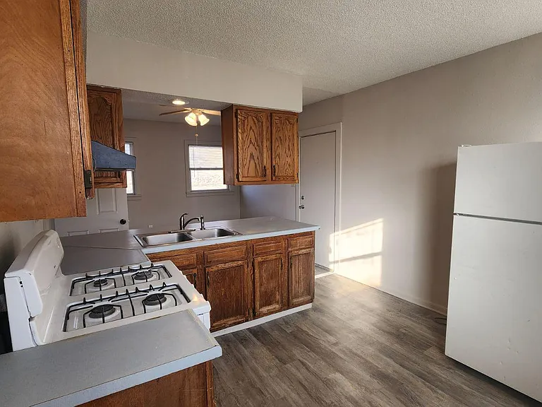 808 Bancroft St #1 — Photo 7