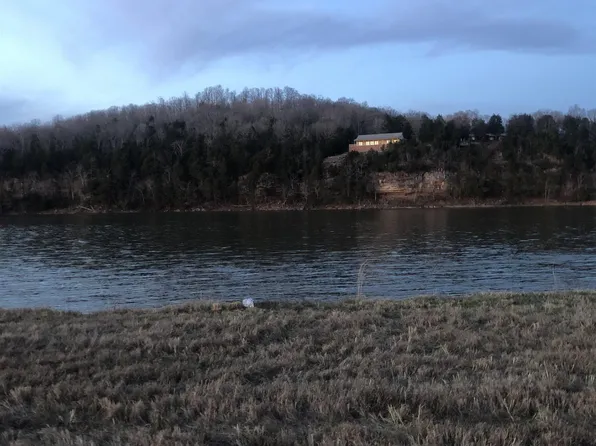 45 & 45B White Oak Landing Cp, Linden, TN 37096