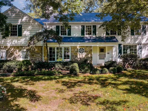 20975 S Woodland Rd, Shaker Heights, OH 44122
