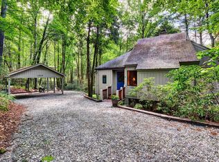 5 Hogback Ct, Sapphire, NC 28774