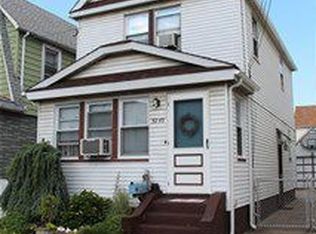9249 244th St, Floral Park, NY 11001