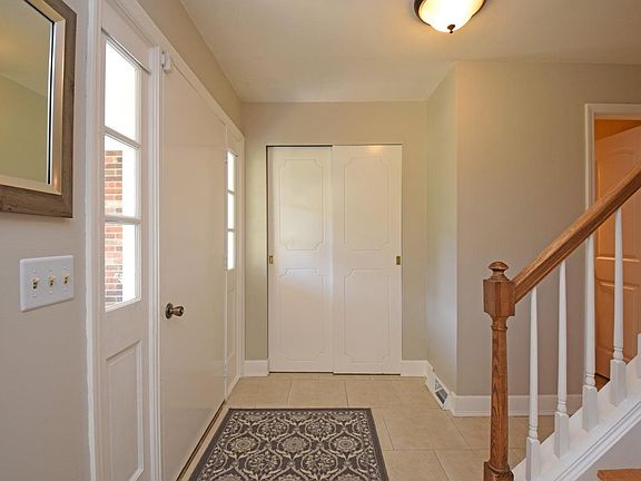 4th image of 8163 Ashgrove Dr