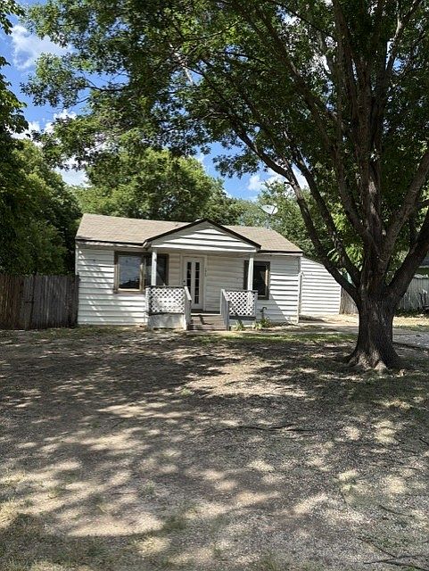 1st image of 1315 Circle Dr