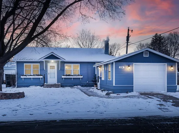 224 S Spruce St, Waconia, MN 55387