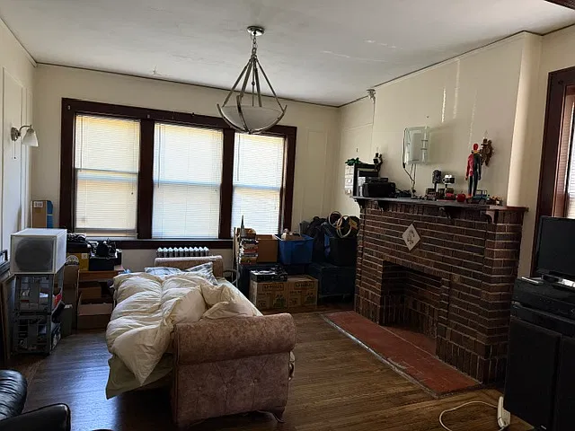 73 Elm St — Photo 2
