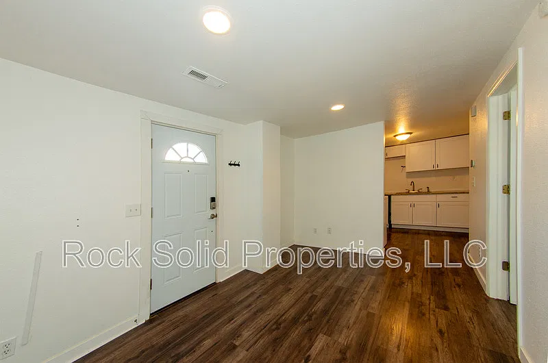 2 bed, 1.0 bath, 765 sqft, $1,250 — Photo 4