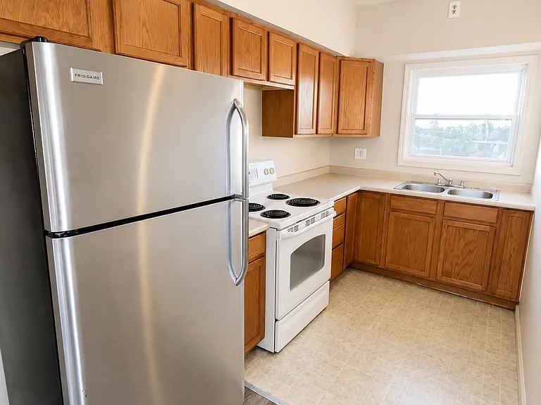 4933 Turney Rd — Photo 7