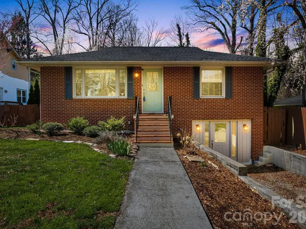 1733 Clairmont Dr, Hendersonville, NC 28791