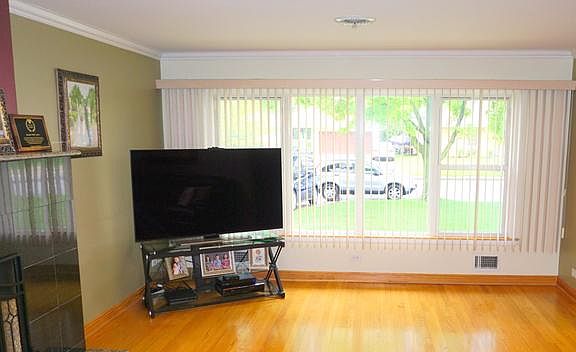 4th image of 7038 N Keating Ave