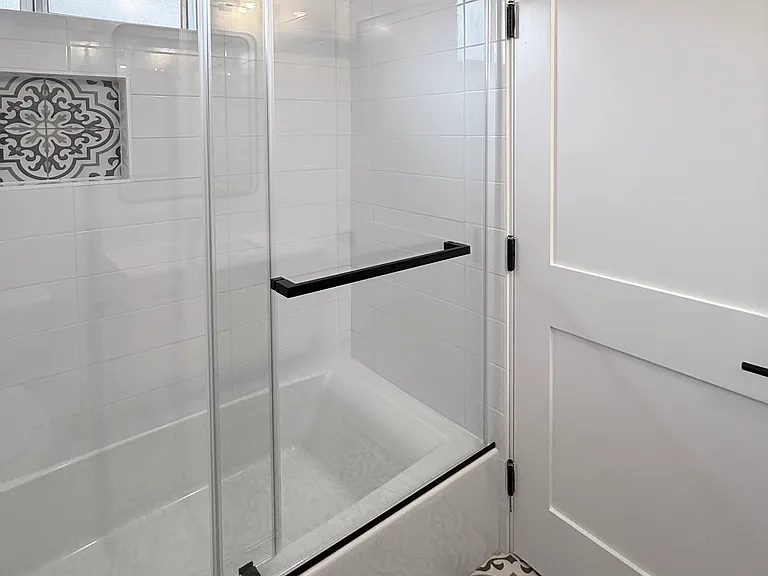 Hallway Full Bathroom