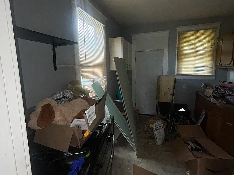 5230 Thrush Ave — Photo 6