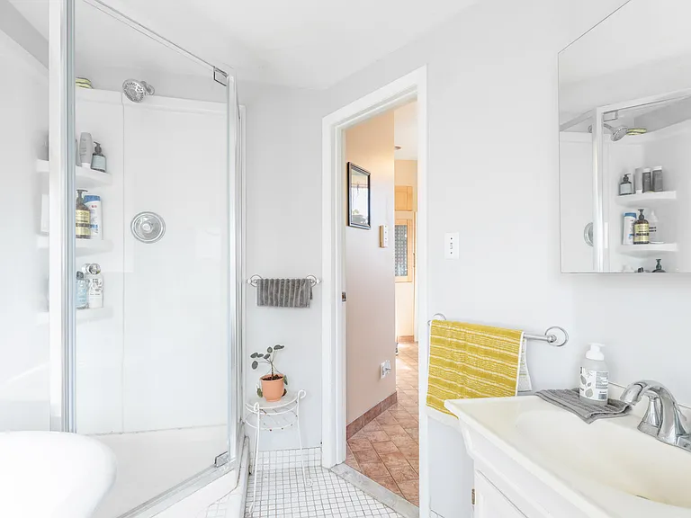 36 Burnet St #3 — Photo 17