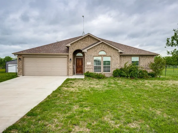 256 Crest Ln, Decatur, TX 76234