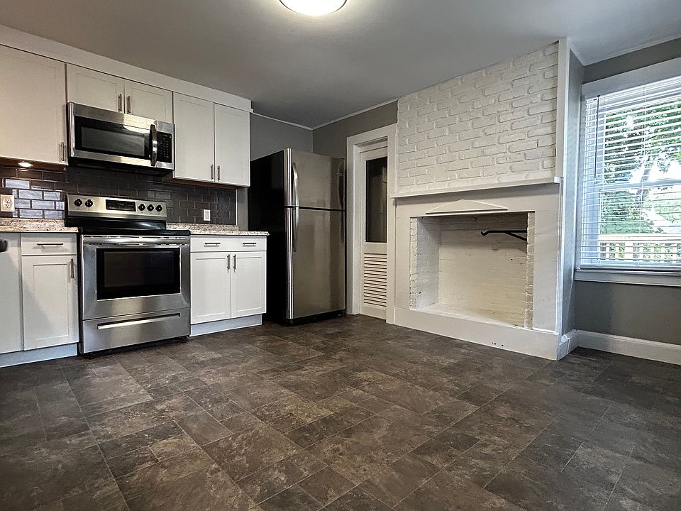 Large kitchen with full-size appliances.