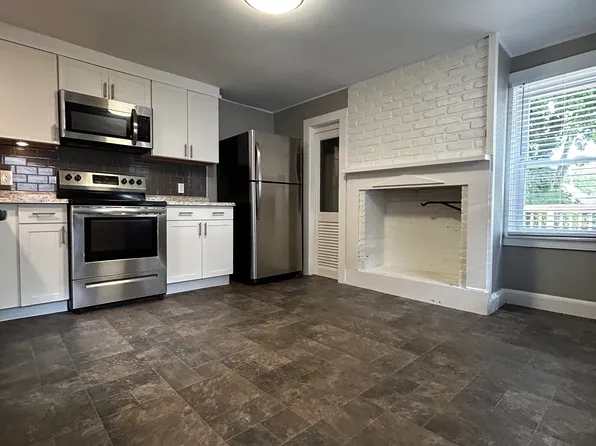 48 Cottage St #1, Bristol, RI 02809