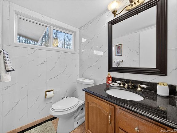5th image of 810 Haverstraw Road