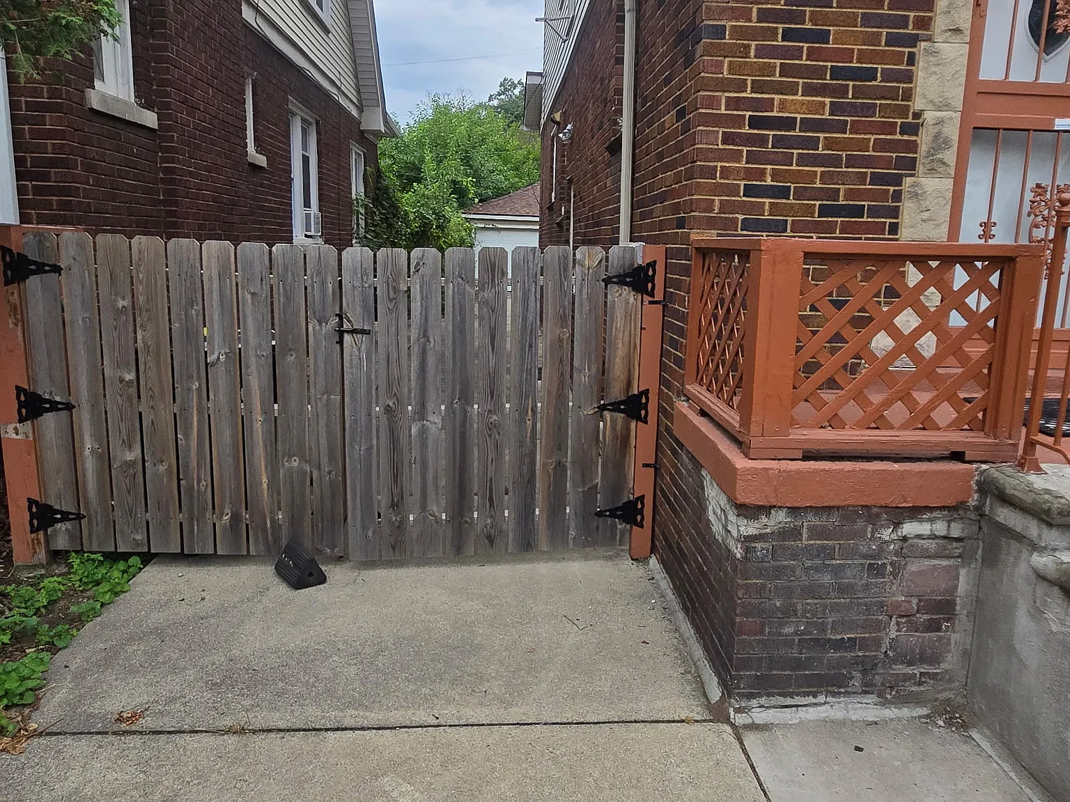 3 bed, 1950 sqft, $1,700 — Photo 2