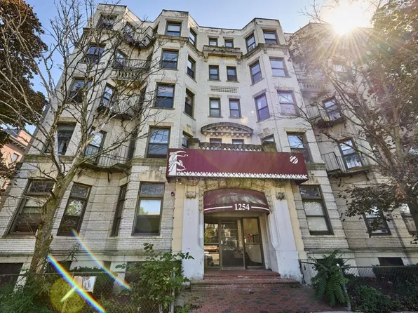 1254 Commonwealth Ave APT 11, Allston, MA 02134