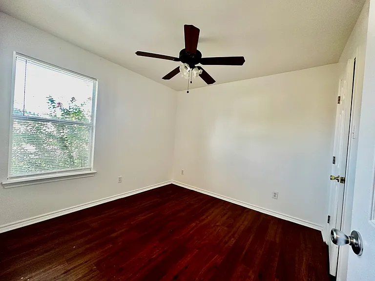 123 Amelia Ct — Photo 8