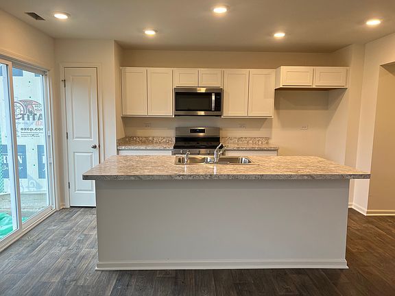 4th image of 3903 Brickyard Dr