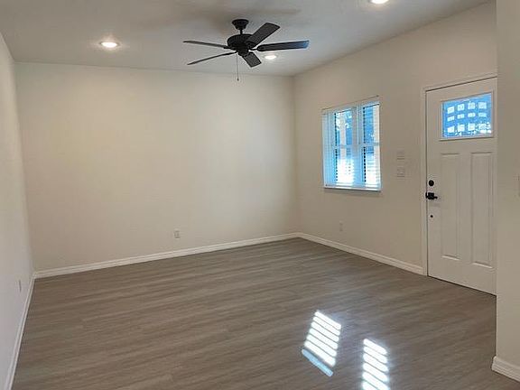 3rd image of 1482 Cleveland St #1