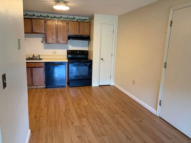 904 White Cedar Blvd — Photo 4