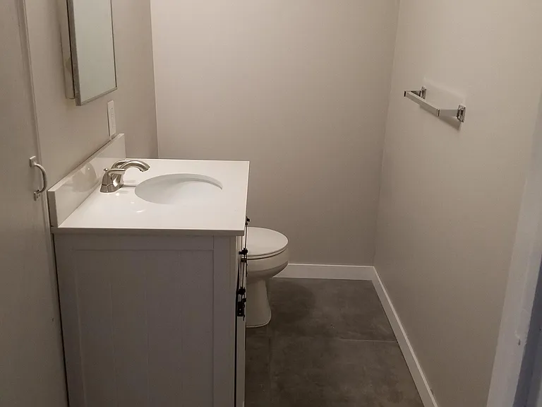 1102 S Bahnson Ave — Photo 3