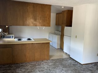 5816 Castle Ave APT 4, Dunsmuir, CA