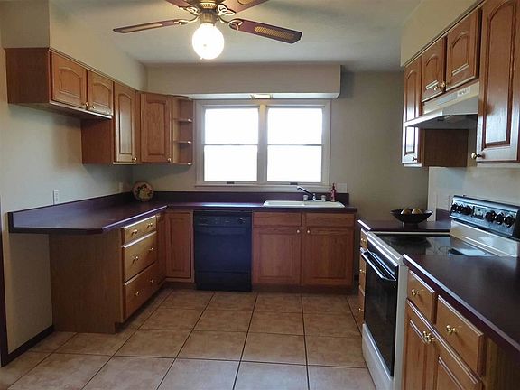 3rd image of 2003 Leland Dr