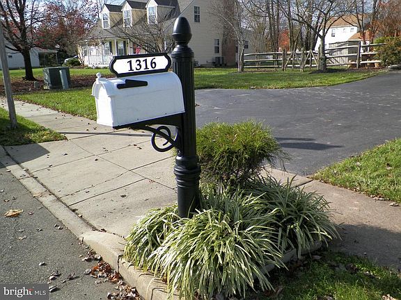 4th image of 1316 Palomino Dr